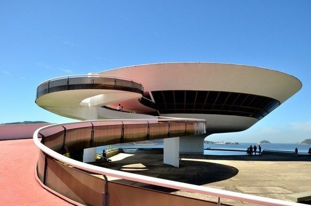 Oscar Niemeyer - muzeum MAC v Niteroi